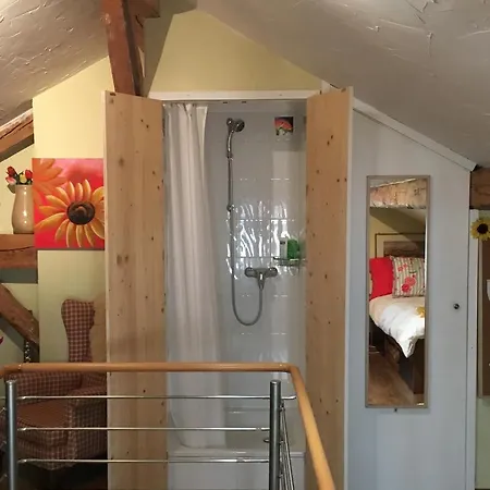 Ingas Bed & Breakfast *